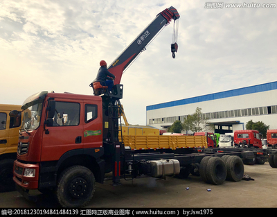 東風隨車吊清障車 道路救援的多功能衛士